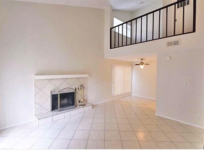Building Photo - 9365 Pagewood Ln