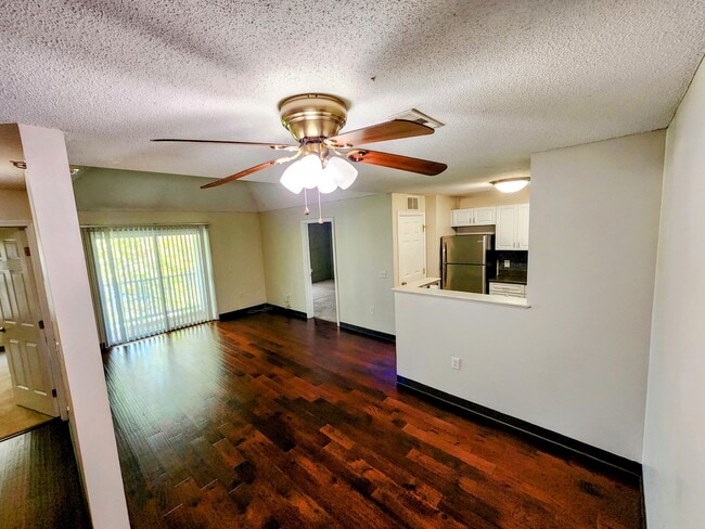 Building Photo - 104 Mill St