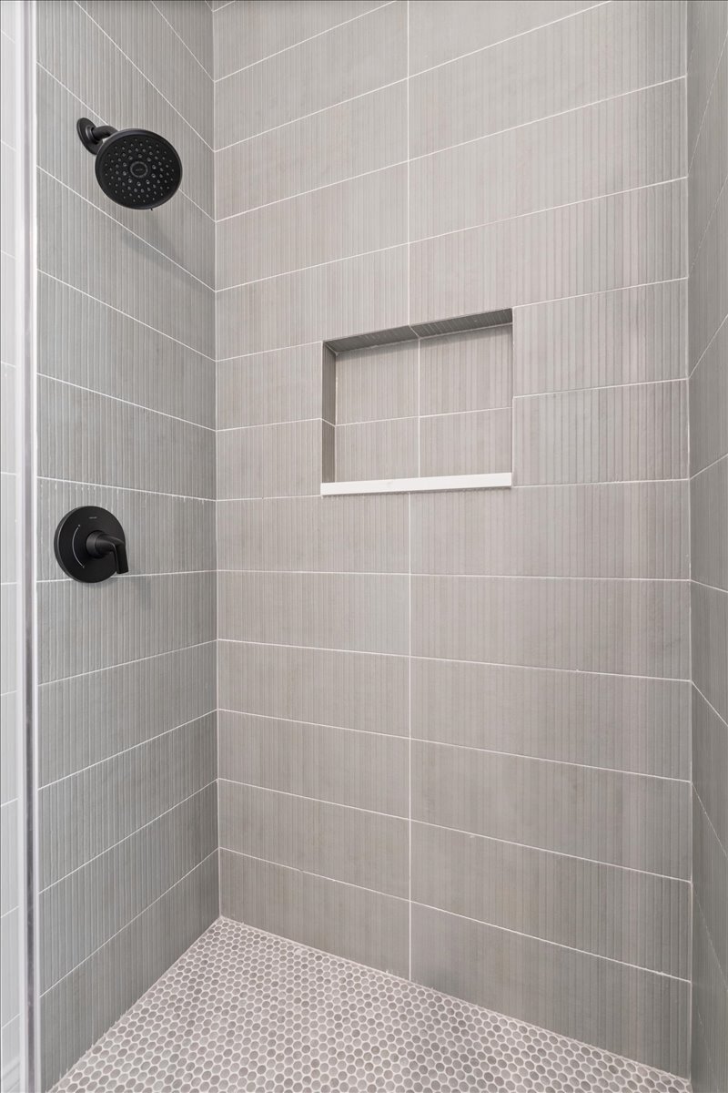 Building Photo - 2649 W Thomas St