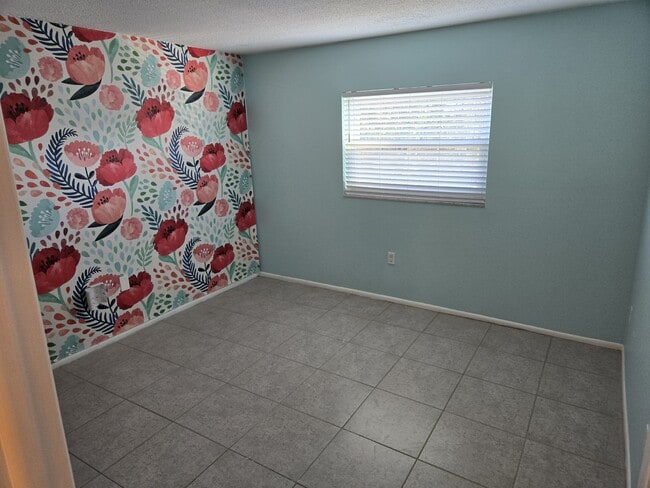 Building Photo - 379 79th Ave NE