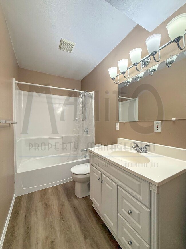 Building Photo - Beautiful Gleneden Heights Home