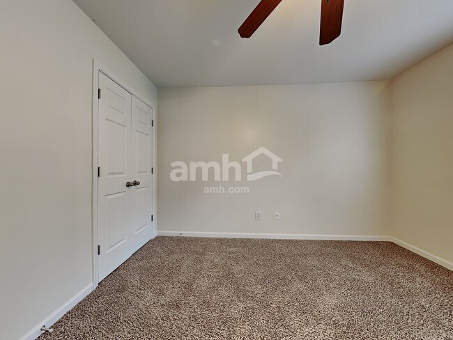 Building Photo - 3596 Bent Trace Dr