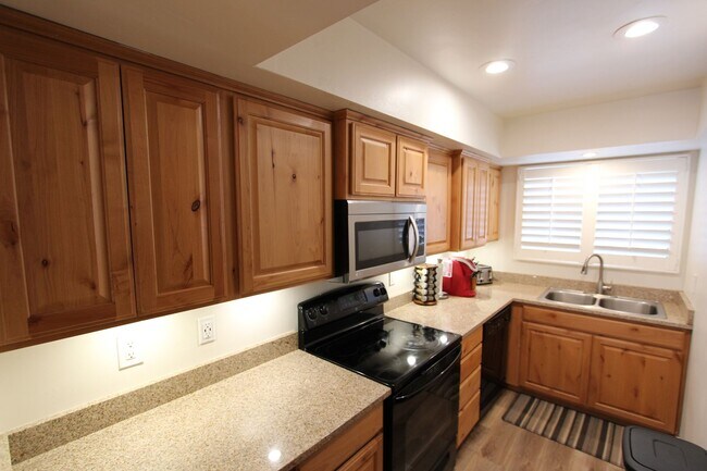 Building Photo - 3200 S Litzler Dr