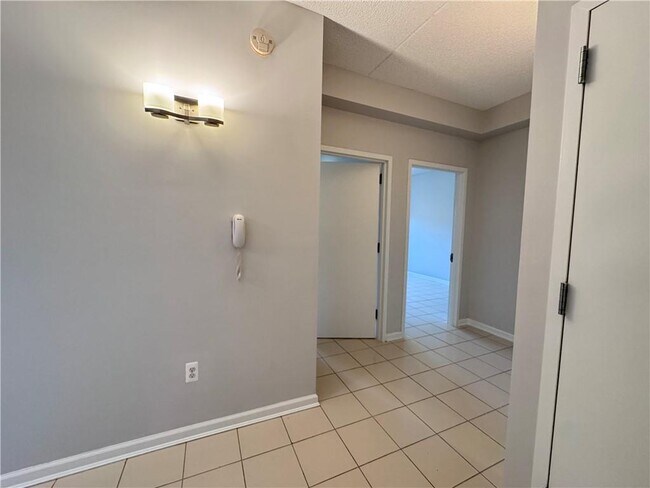 Building Photo - 260 Beach 81st St