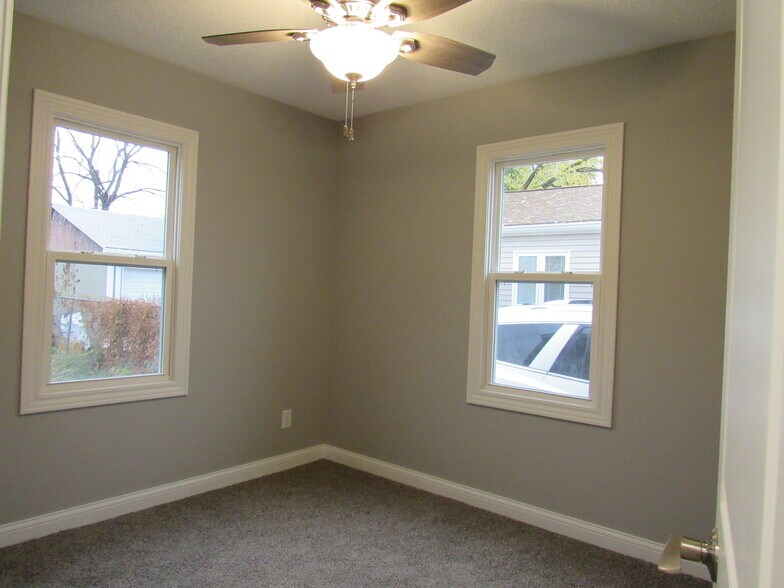 Building Photo - 240 5th St E