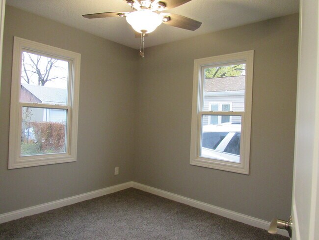 Building Photo - 240 5th St E