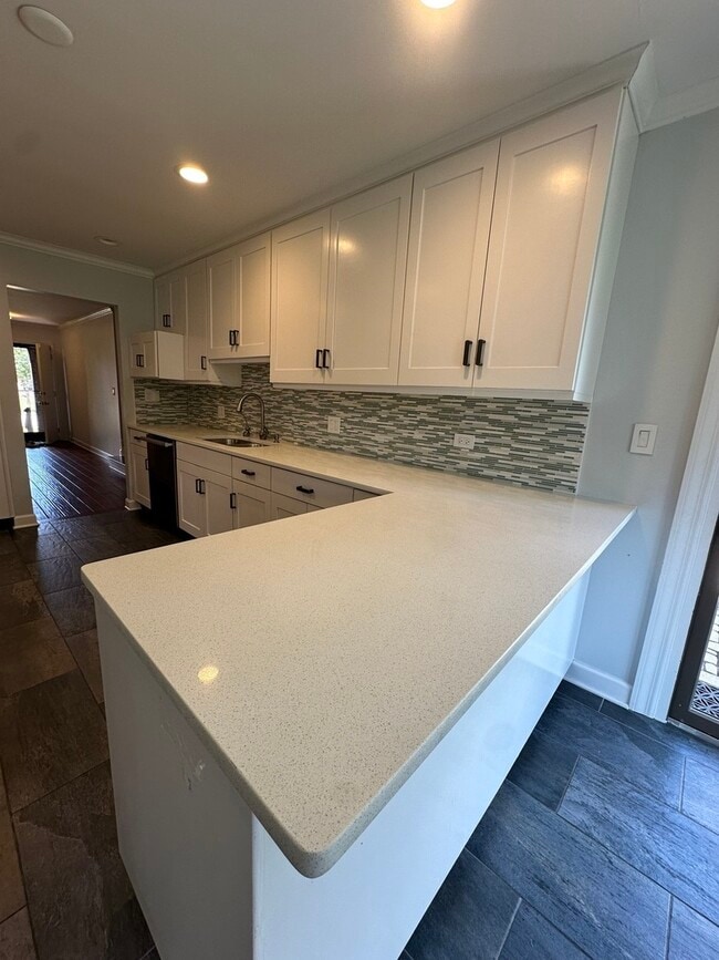 Building Photo - 567 Lorelei Dr