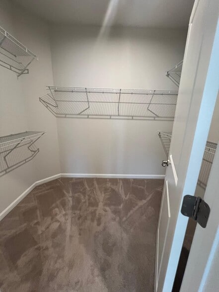 Upper Level Closet - 2010 Hemlock Ln