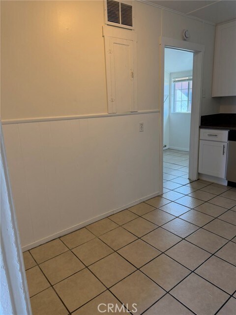 Building Photo - 44527 Date Ave