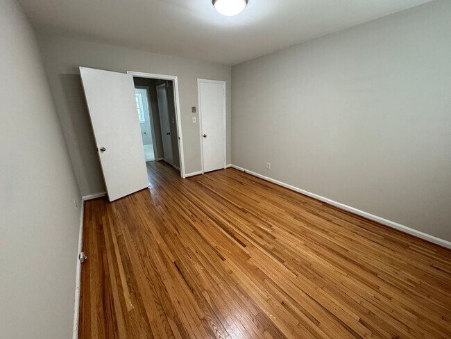 Building Photo - 3436 Washburn Ave