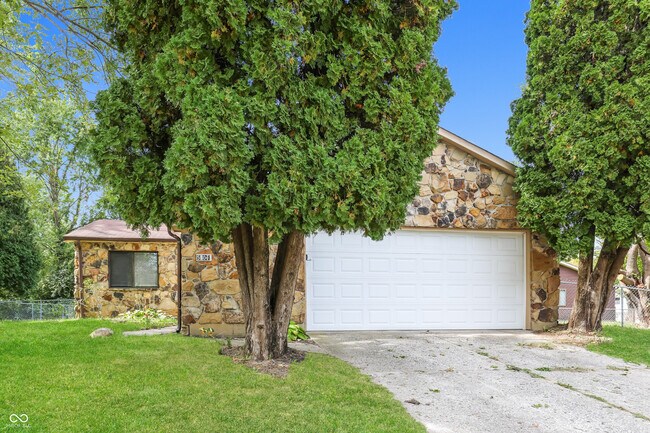 Building Photo - 5804 Coppock Ln