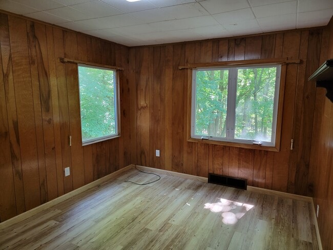 Building Photo - 73 Huntington Hills Ctr