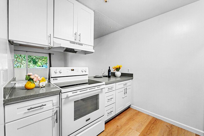 Building Photo - 1453 Neotomas Ave