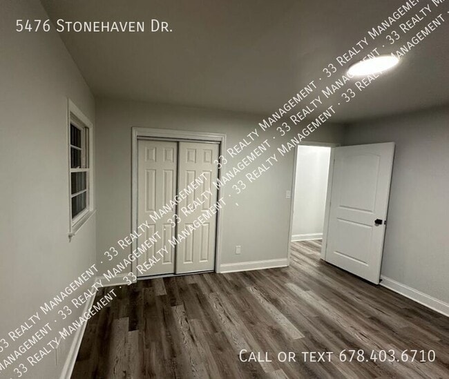 Building Photo - 5476 Stonehaven Dr