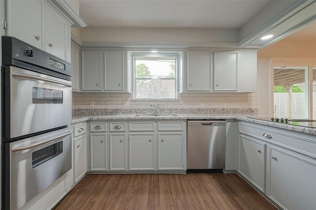 Building Photo - 7910 Litchfield Ln