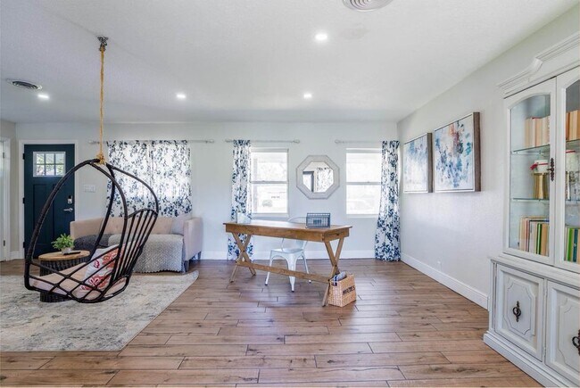 Building Photo - 4112 Dublin St