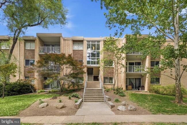 Building Photo - 2908 Kings Chapel Rd