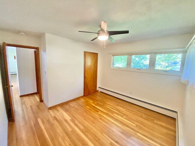 Building Photo - 28 Alder Ln