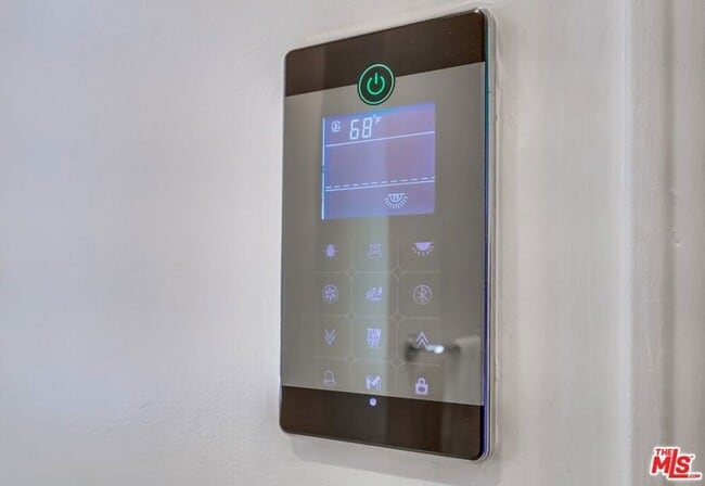 Building Photo - 1275 Havenhurst Dr