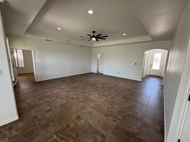 Building Photo - 7201 Donatello St