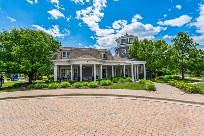 Building Photo - 605 Brook Ct