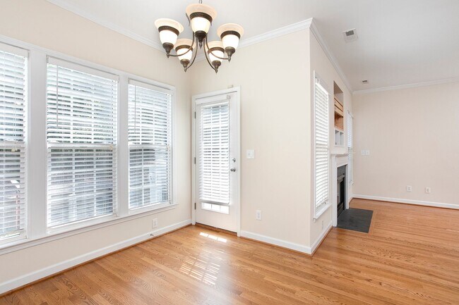 Building Photo - Beautiful 3 Bedroom/ 2.5 Bath Townhome in Northern Durham! Available Now!