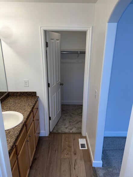 Master sink/vanity to walk in closet - 1411 E 6175 S