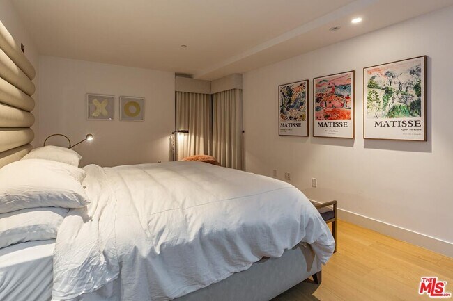 Building Photo - 10777 Wilshire Blvd