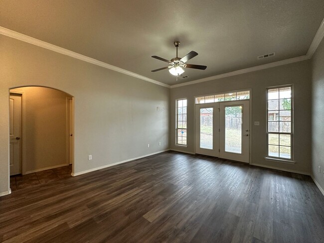 Building Photo - Beautiful Living: 3 Bed, 2 Bath Home with ...