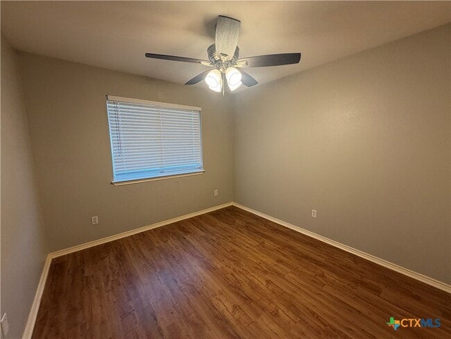 Building Photo - 2752 FM1044