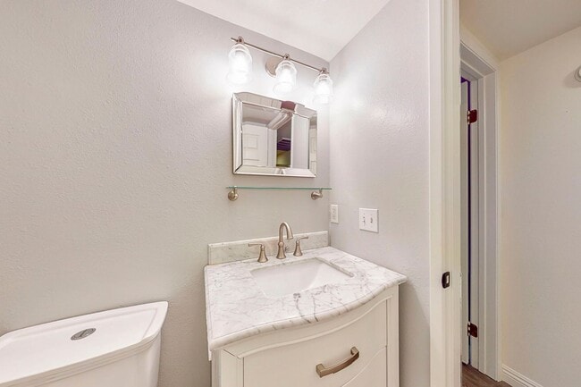 Building Photo - Harbor Walk - 2 Bed / 2 Bath