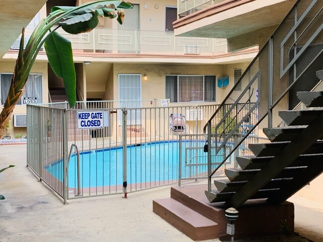 Building Photo - 5635 Laurel Canyon Blvd
