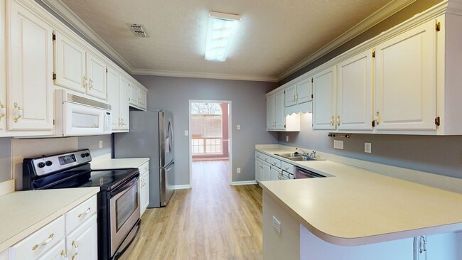 Building Photo - Wonderful 4 bedroom, 3 bath home in Grand Oaks Millbrook