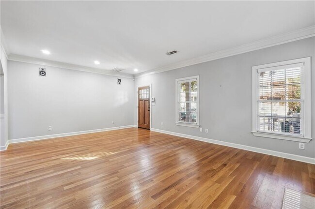 Building Photo - 163 Richmond St SE