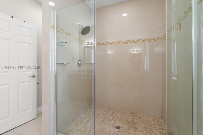 Building Photo - 1139 NE 3rd Ave