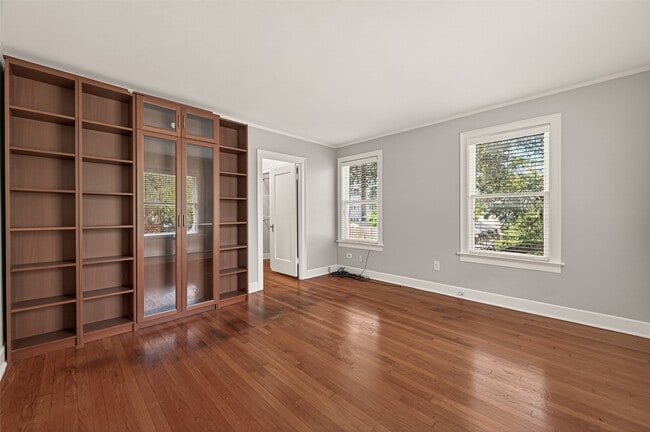 Building Photo - 7128 Staffordshire Blvd