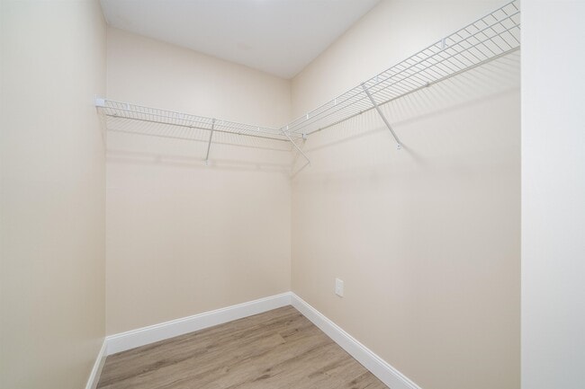 Building Photo - 213 Manhattan Ave