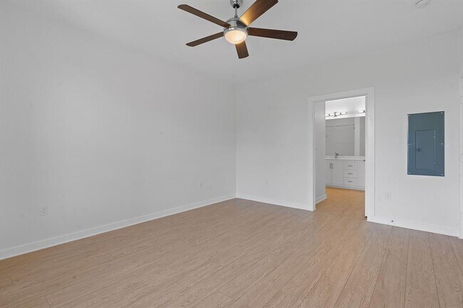 Building Photo - 1900 Barton Springs Rd