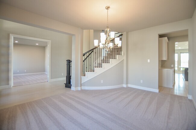 Building Photo - 7610 Blue Finch Ln