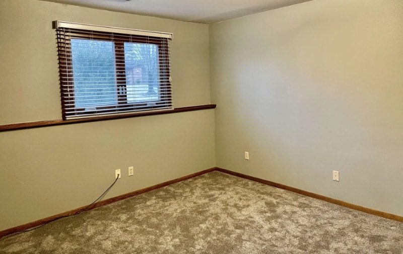 Building Photo - 5910 Thatcher Dr