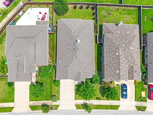 Building Photo - 16609 Spence Park Ln