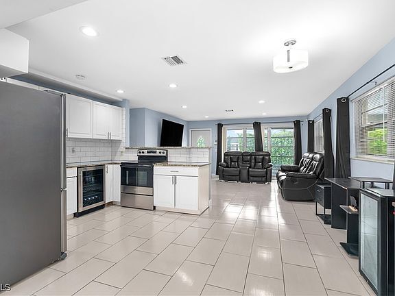 Building Photo - 1475 7th St