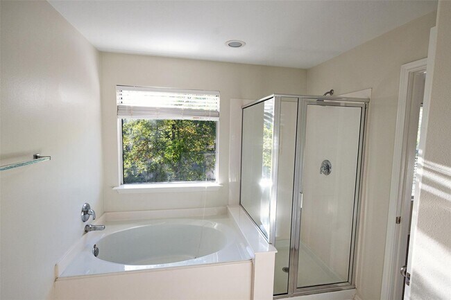 Building Photo - 11 Summer Haze Cir