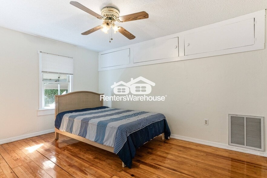 Building Photo - 1008 W Powhatan Ave