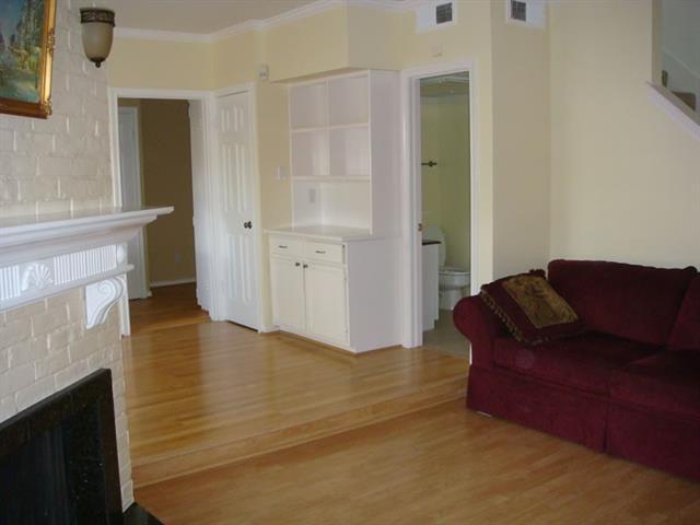Building Photo - 4000 Rawlins St