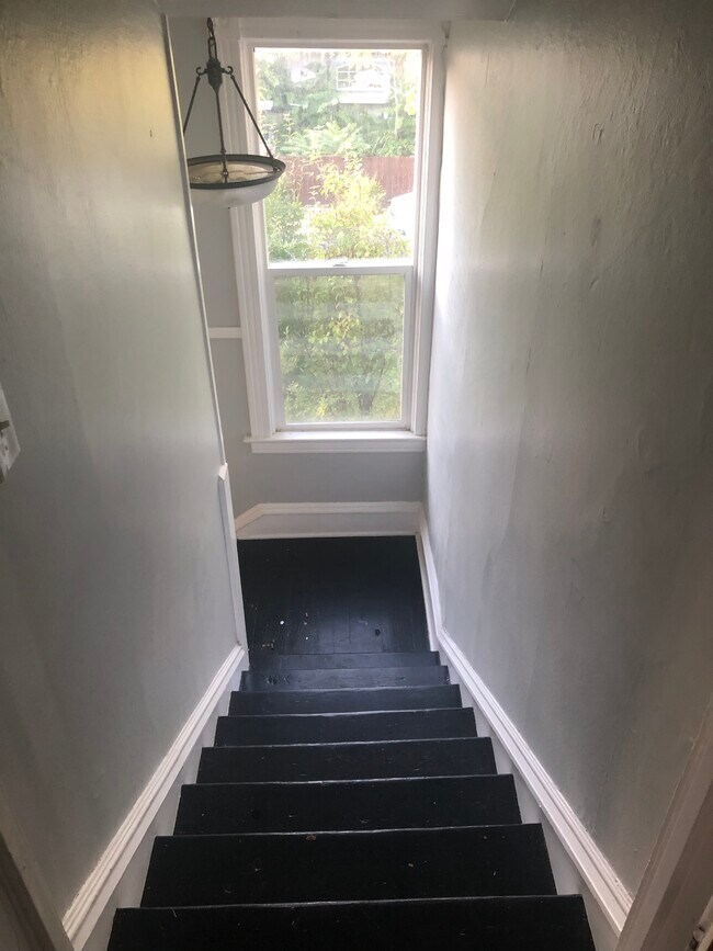 Building Photo - 2502 N Calispel St