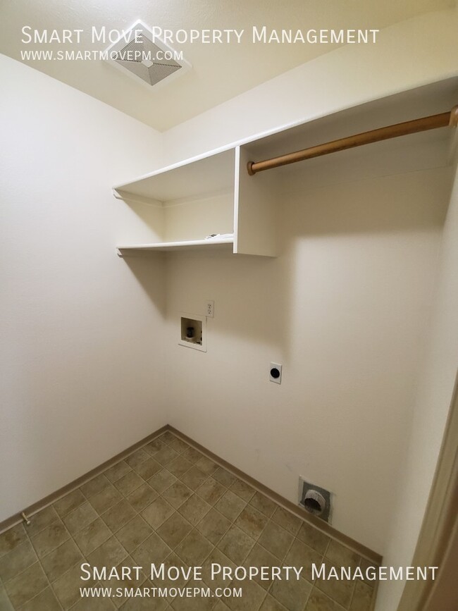 Building Photo - 7819 W Gillis St