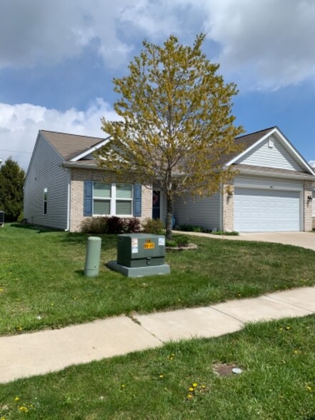 Building Photo - 2433 Fleming Dr