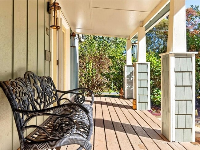 Building Photo - Wonderful Black Mountain Location-Long Term Rental