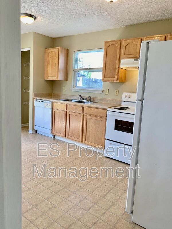 Building Photo - 1954 Angel Tear Ct